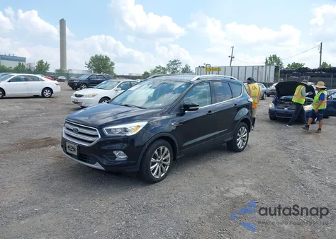 2018 Ford Escape Titanium из США, поврежденный, VIN 1FMCU9J9XJUB66275